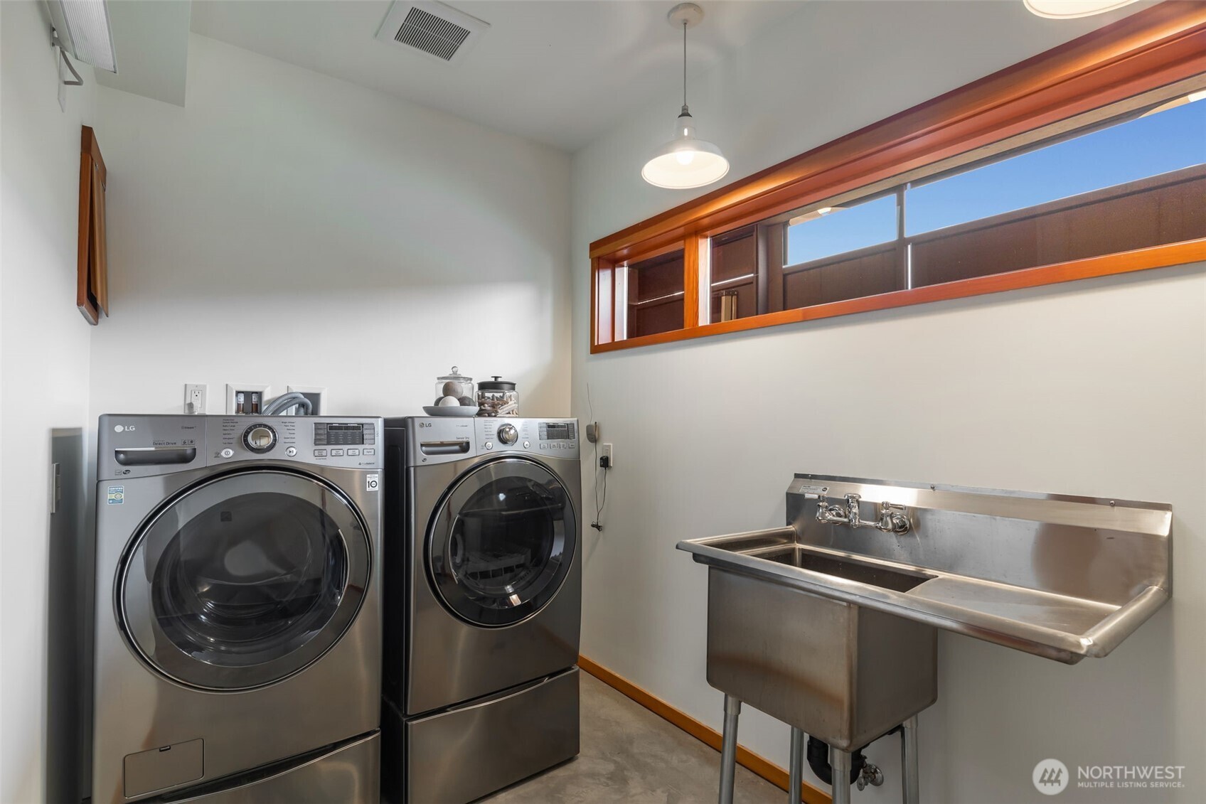 810 W Lee , Seattle, WA 98119