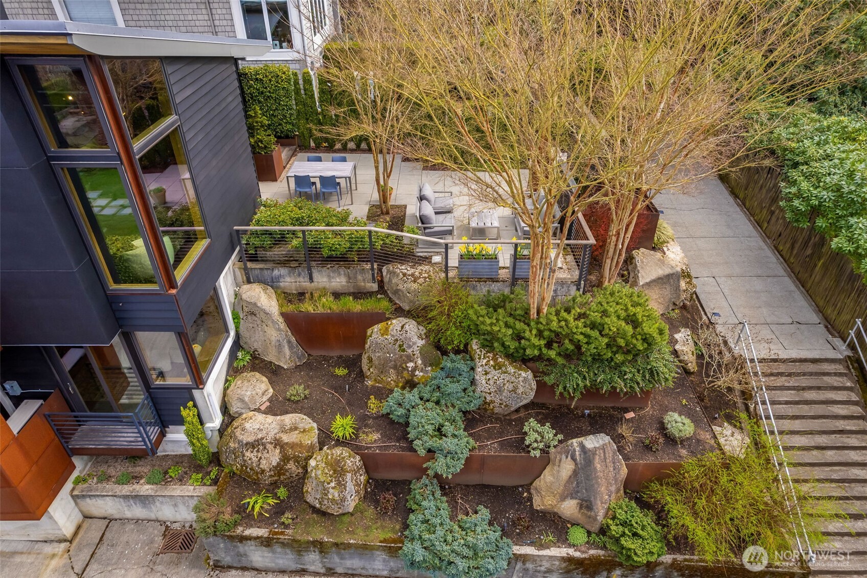 810 W Lee , Seattle, WA 98119