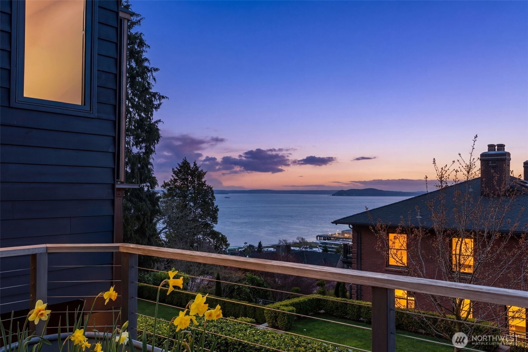 810 W Lee , Seattle, WA 98119