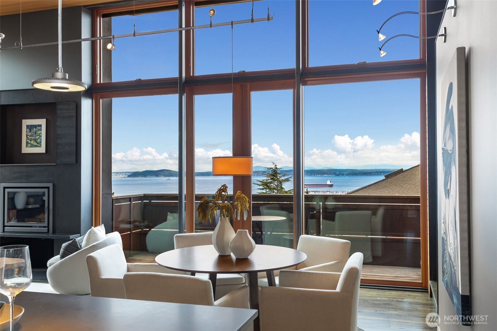 810 W Lee , Seattle, WA 98119