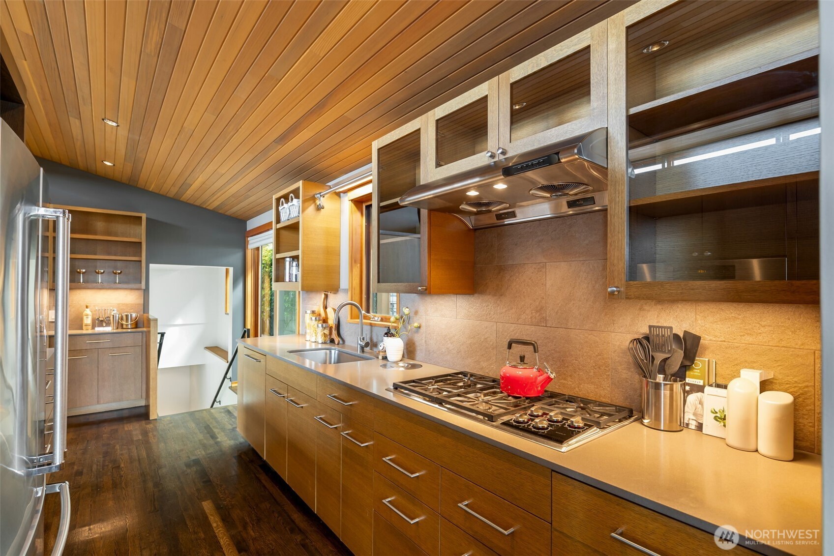 810 W Lee , Seattle, WA 98119