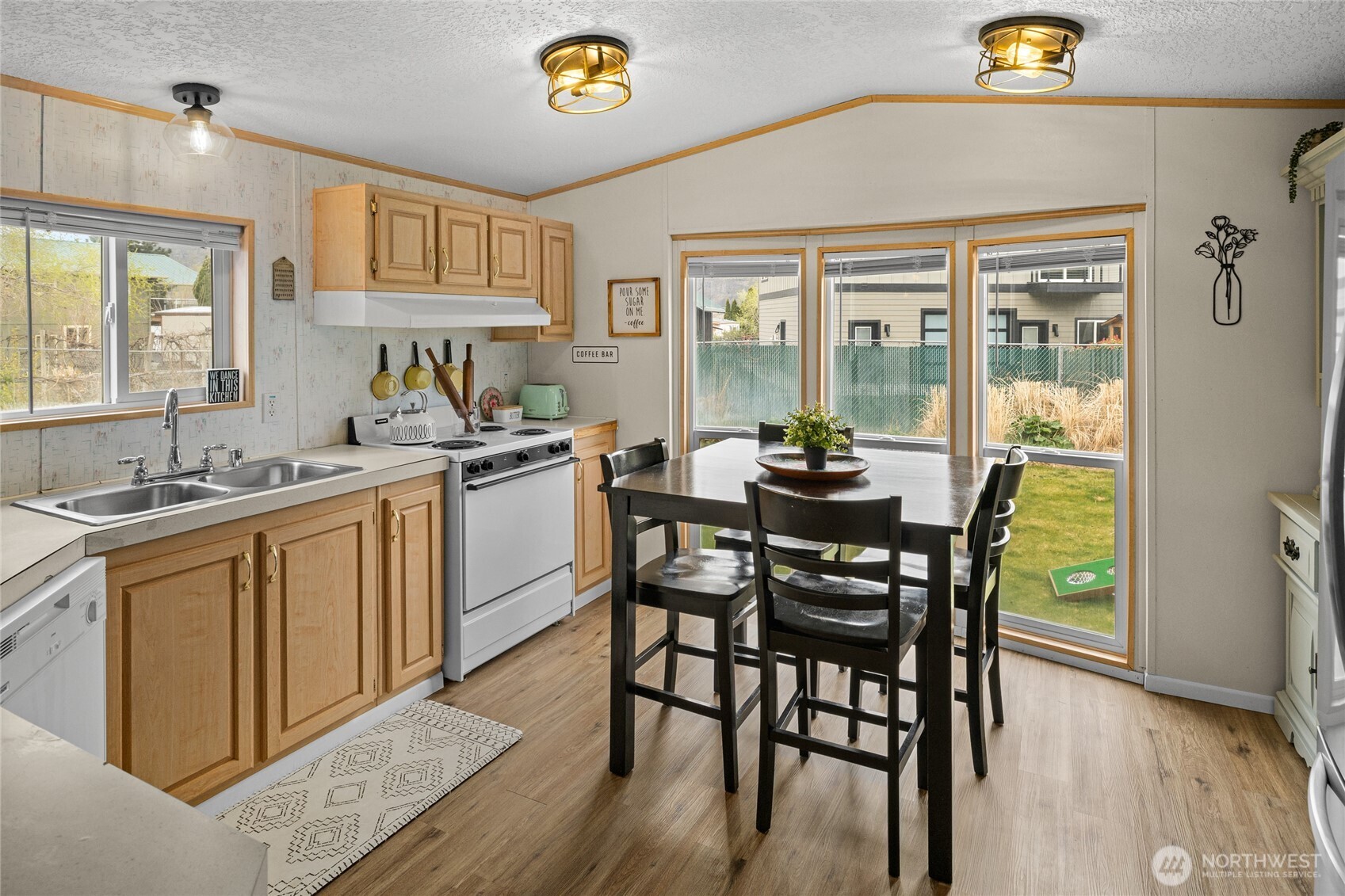 670 SW Section Avenue , Quincy, WA 98848