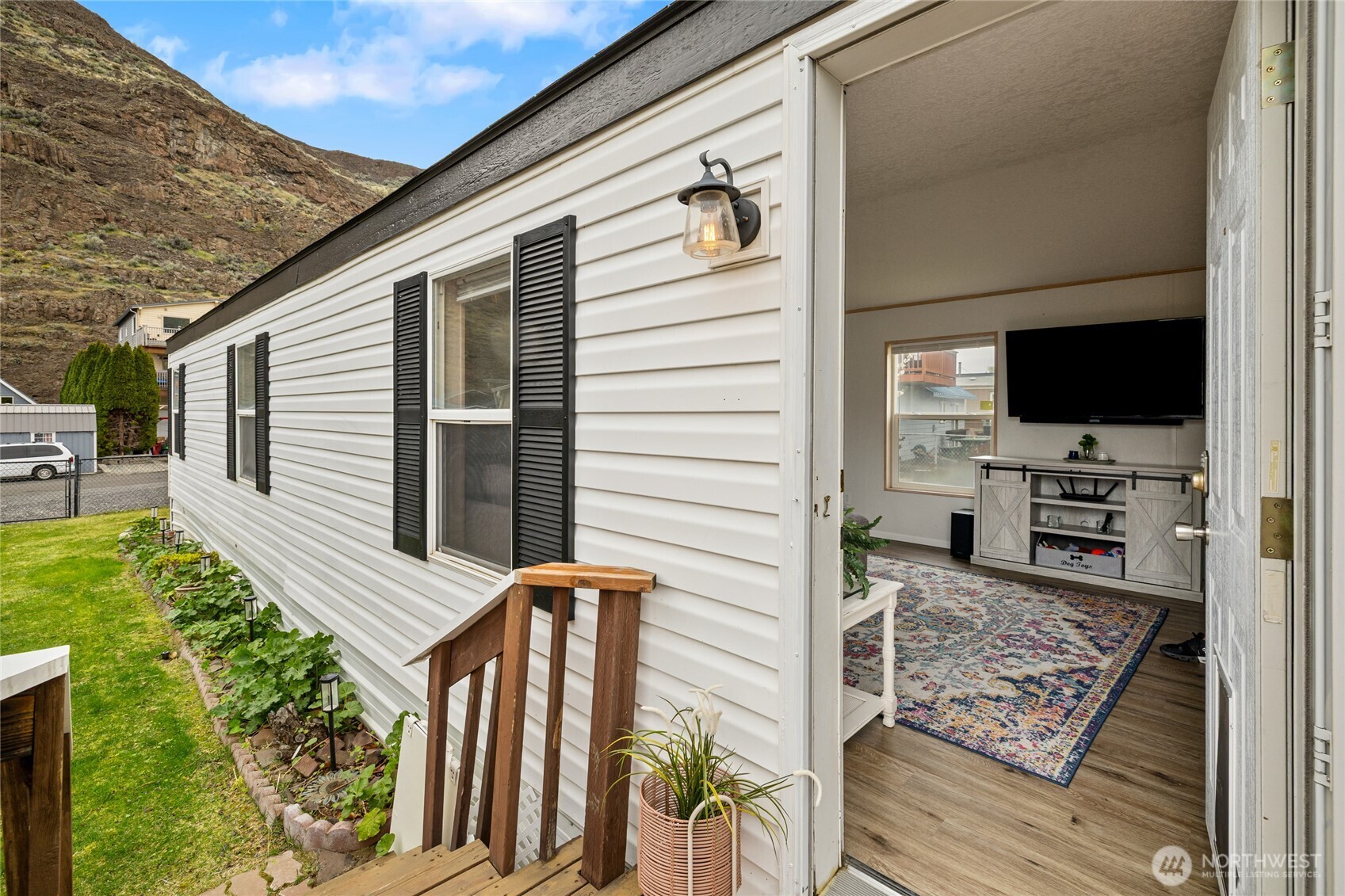 670 SW Section Avenue , Quincy, WA 98848