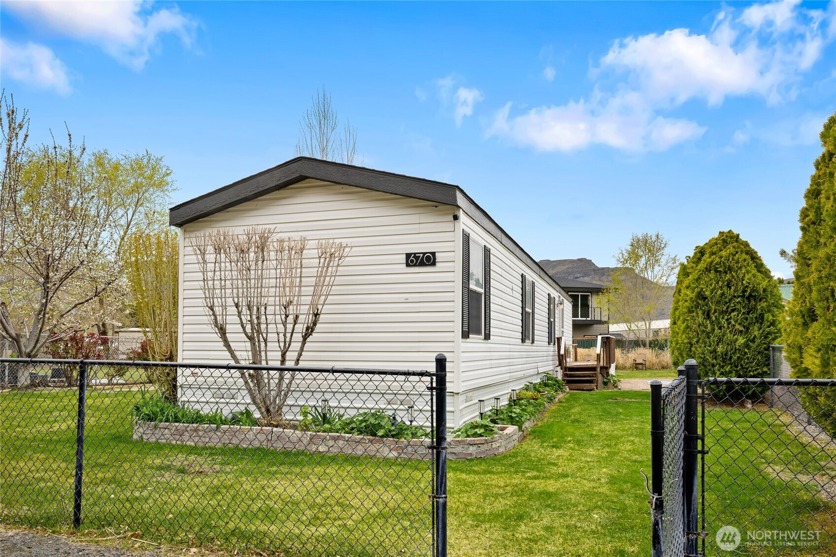 670 SW Section Avenue , Quincy, WA 98848