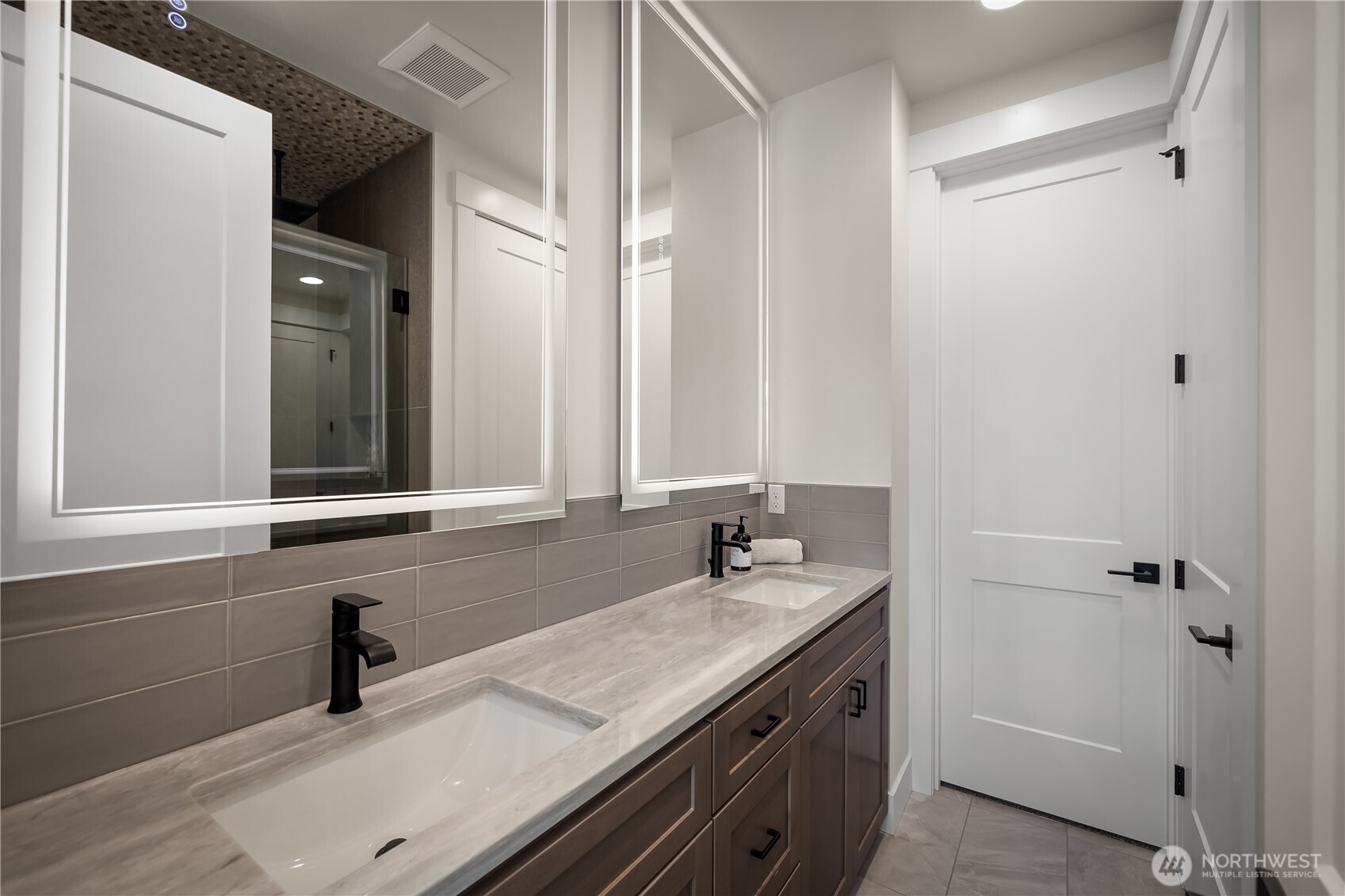 4804 W Tapps Drive E, Lake Tapps, WA 98391