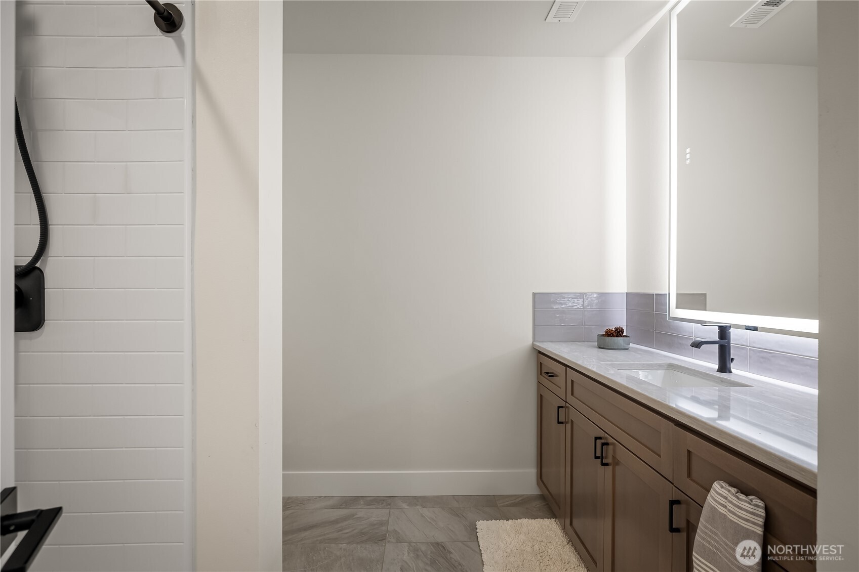 4804 W Tapps Drive E, Lake Tapps, WA 98391