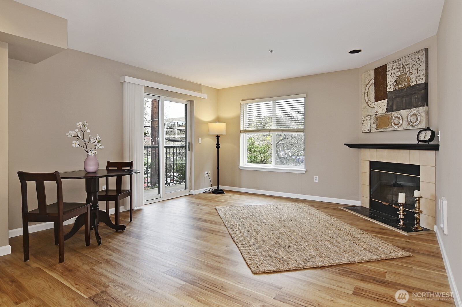 2117 N 107th Street #201, Seattle, WA 98133