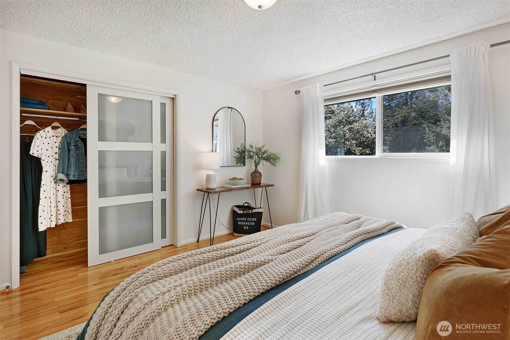 10618 35th Avenue SW, Seattle, WA 98146