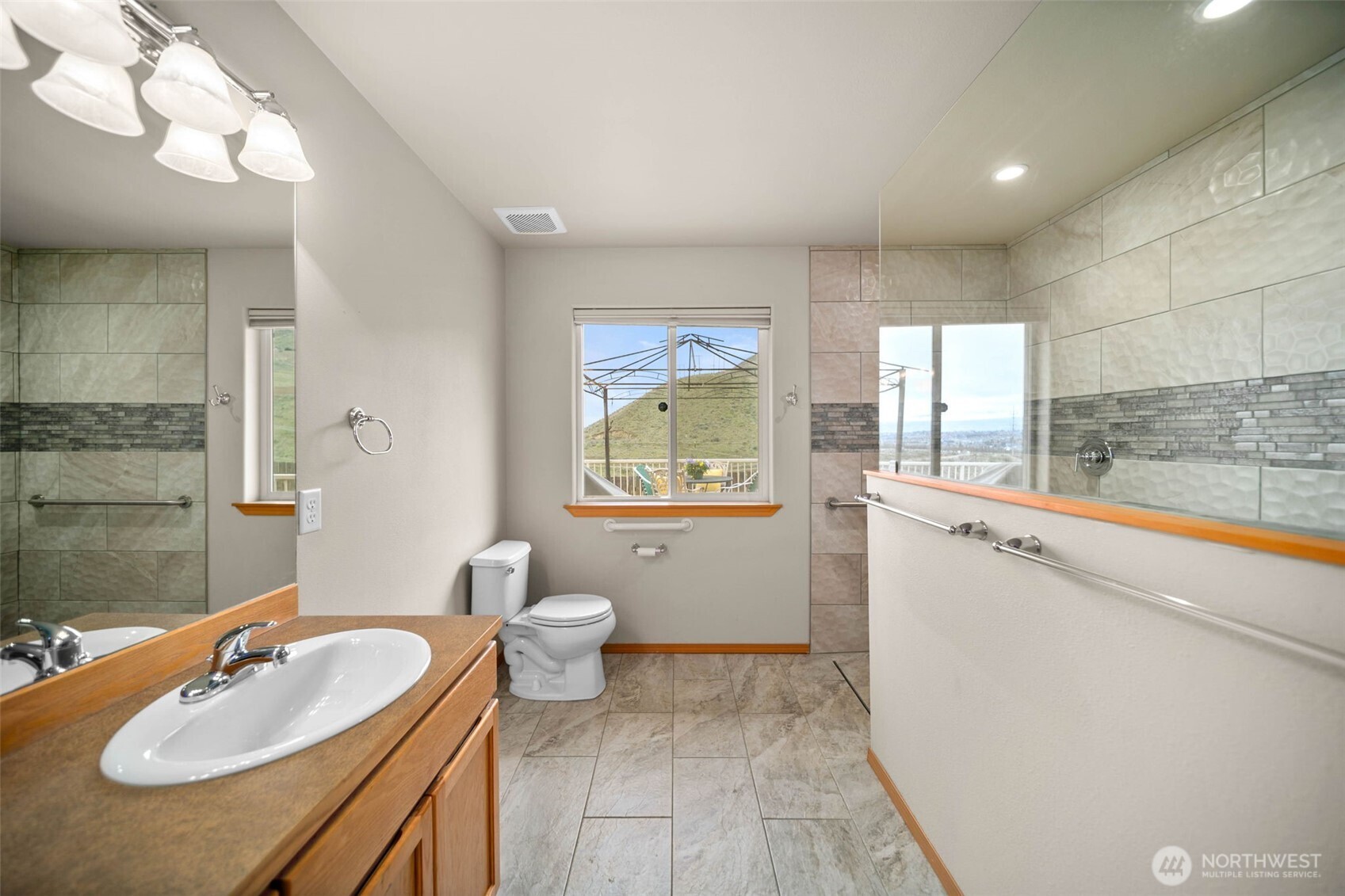 2095 Lasso Drive , Wenatchee, WA 98801