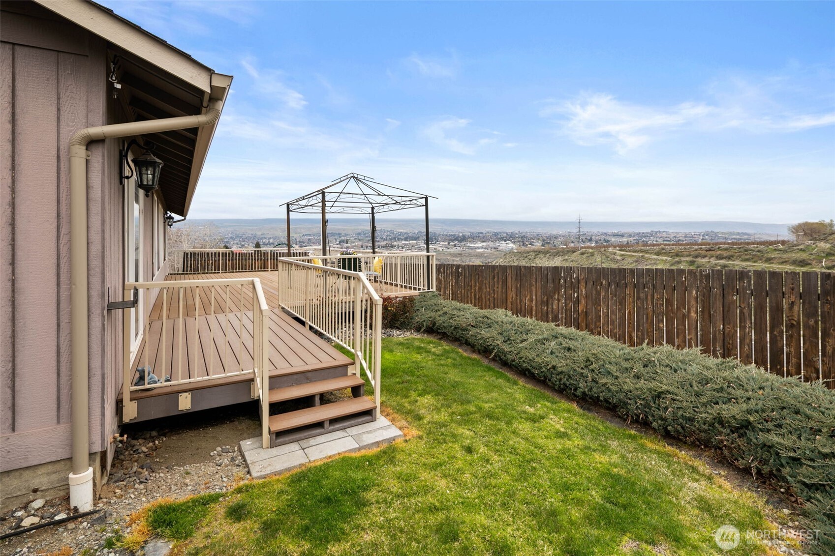 2095 Lasso Drive , Wenatchee, WA 98801