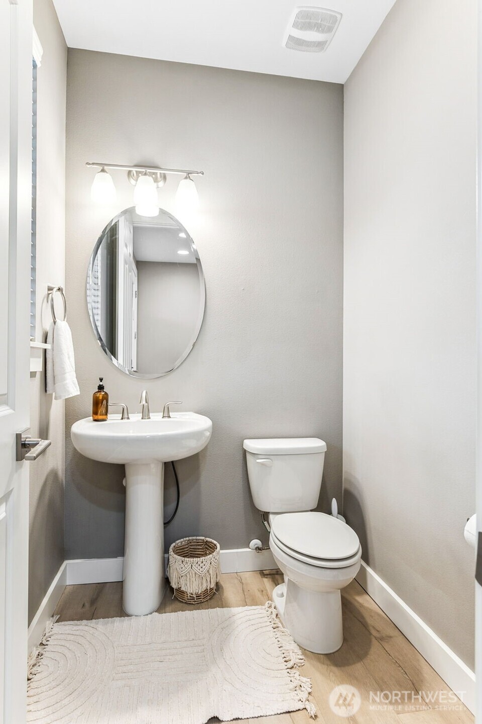 5664 157th Avenue Ct E, Sumner, WA 98390