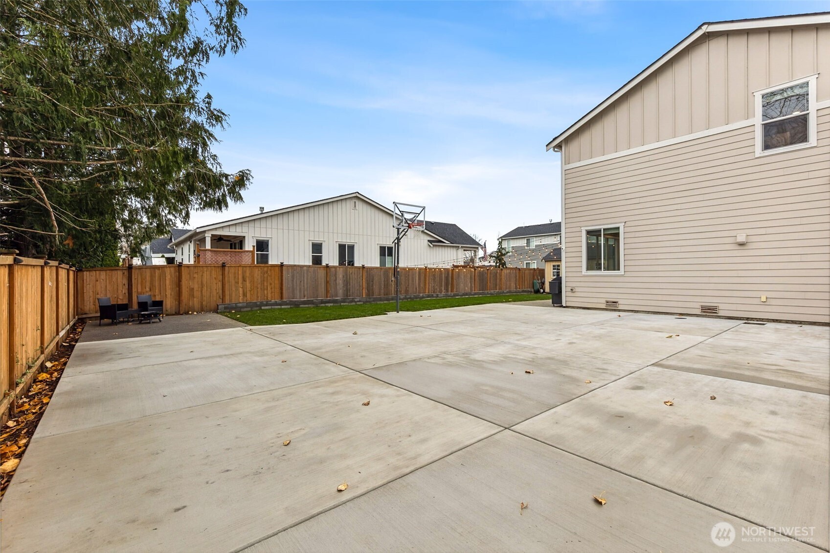 5664 157th Avenue Ct E, Sumner, WA 98390