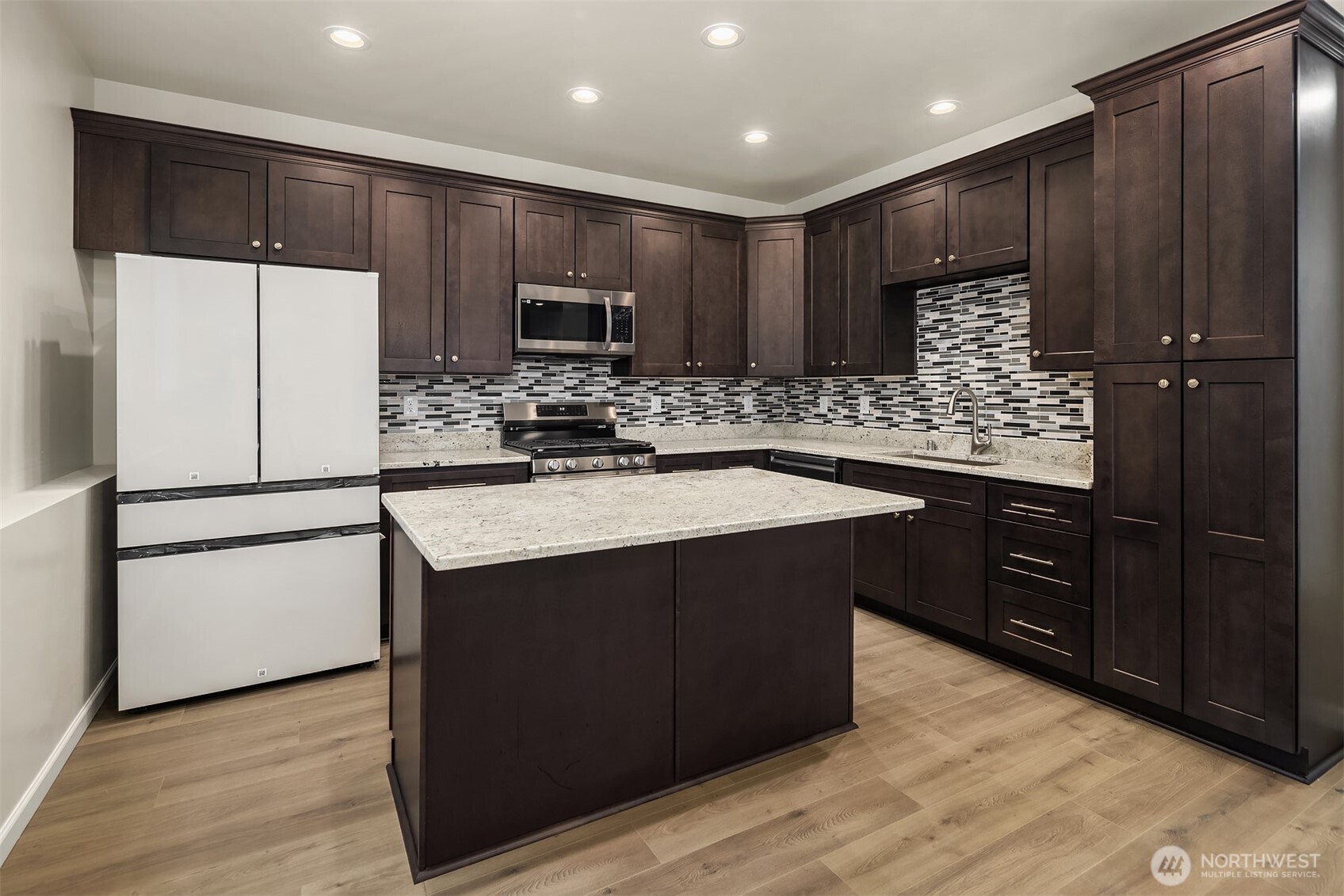 2112 SW 103rd Place , Seattle, WA 98146