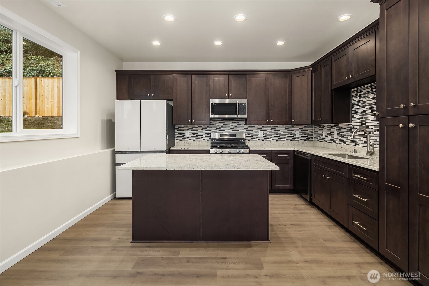 2112 SW 103rd Place , Seattle, WA 98146