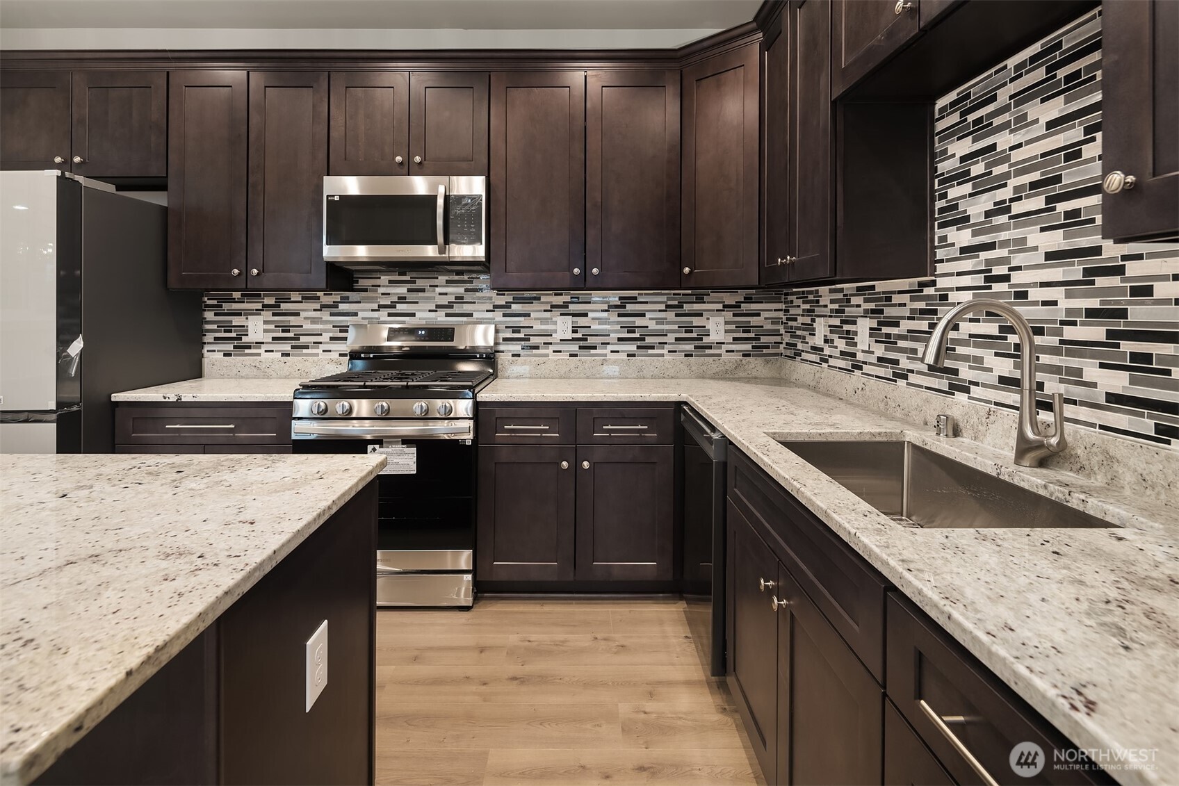 2112 SW 103rd Place , Seattle, WA 98146