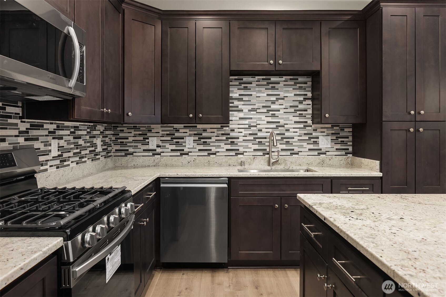 2112 SW 103rd Place , Seattle, WA 98146