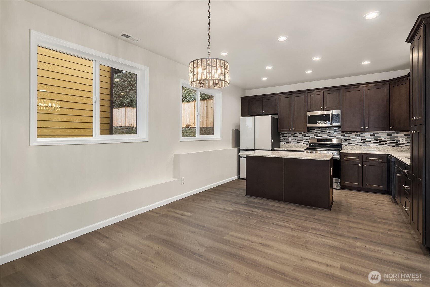 2112 SW 103rd Place , Seattle, WA 98146