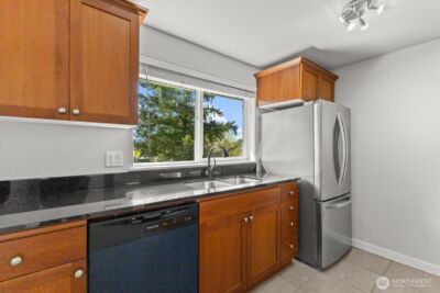 14221 NE 181st Place #P302, Woodinville, WA 98072 - Photo 4