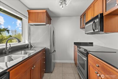 14221 NE 181st Place #P302, Woodinville, WA 98072 - Photo 5