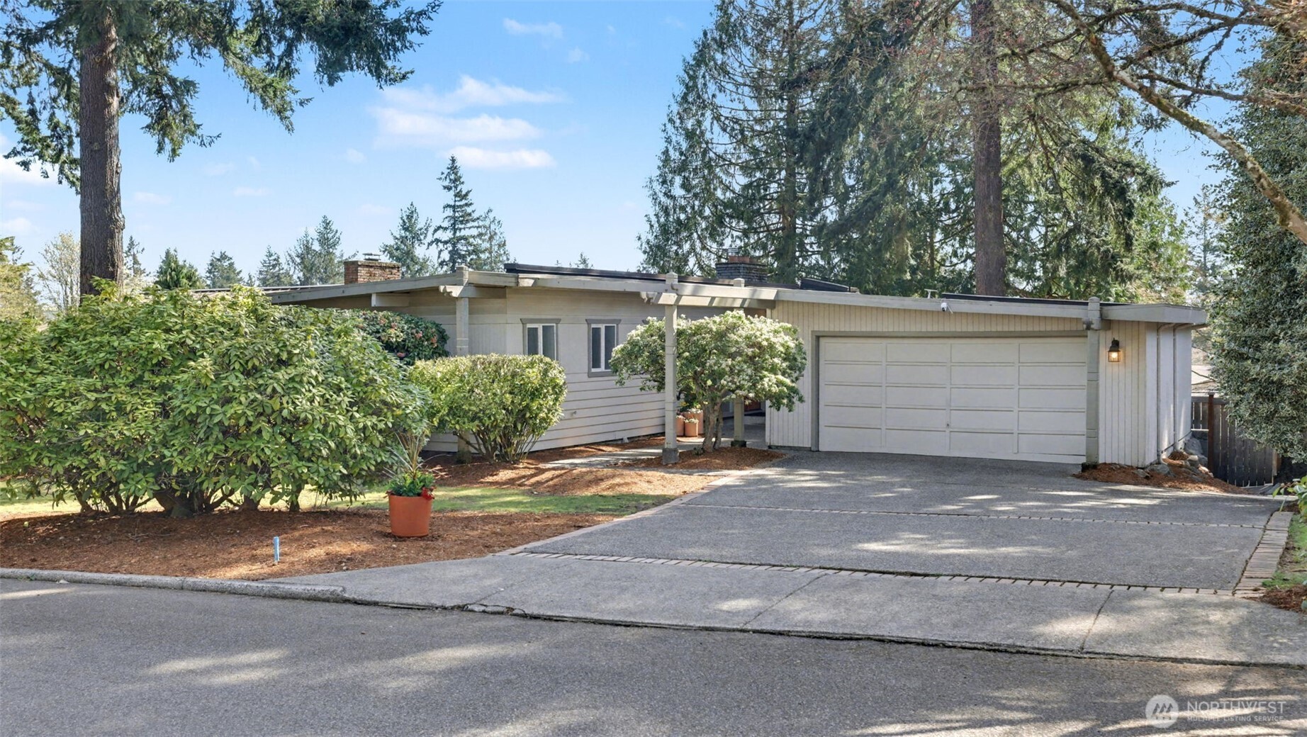 912 168th Place NE, Bellevue, WA 98008-3750