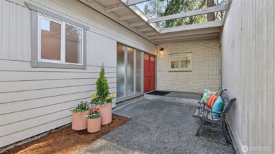 912 168th Place NE, Bellevue, WA 98008-3750 - Photo 2