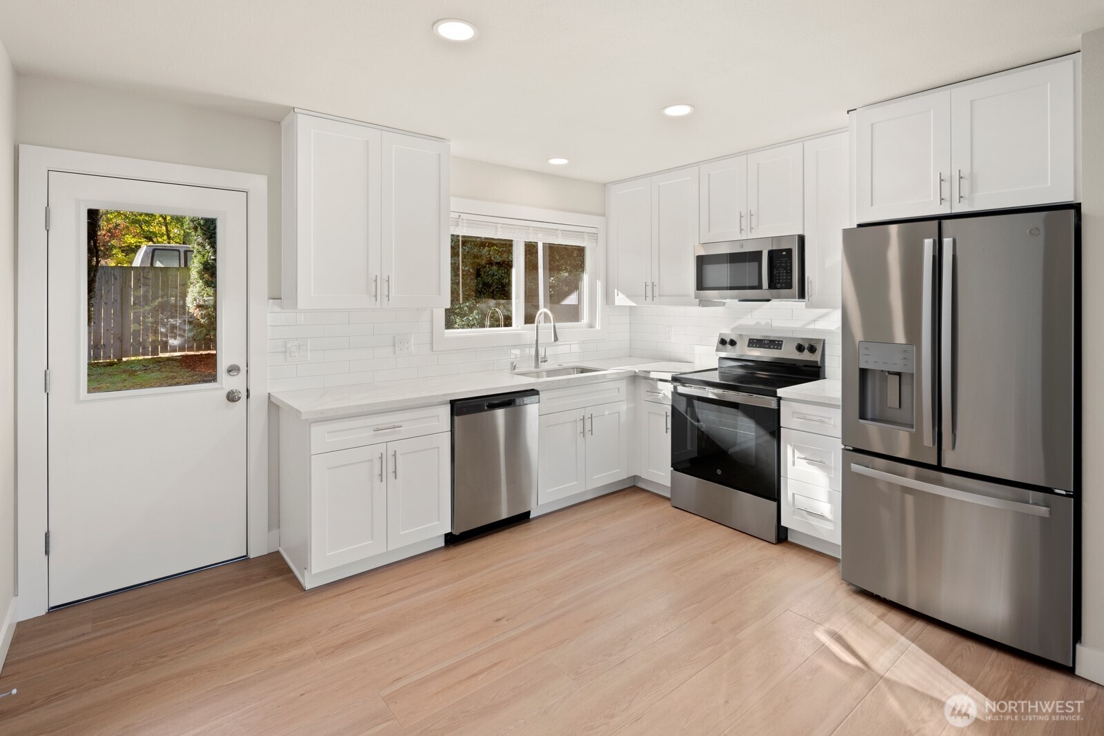 845 Kirkland Way , Kirkland, WA 98033