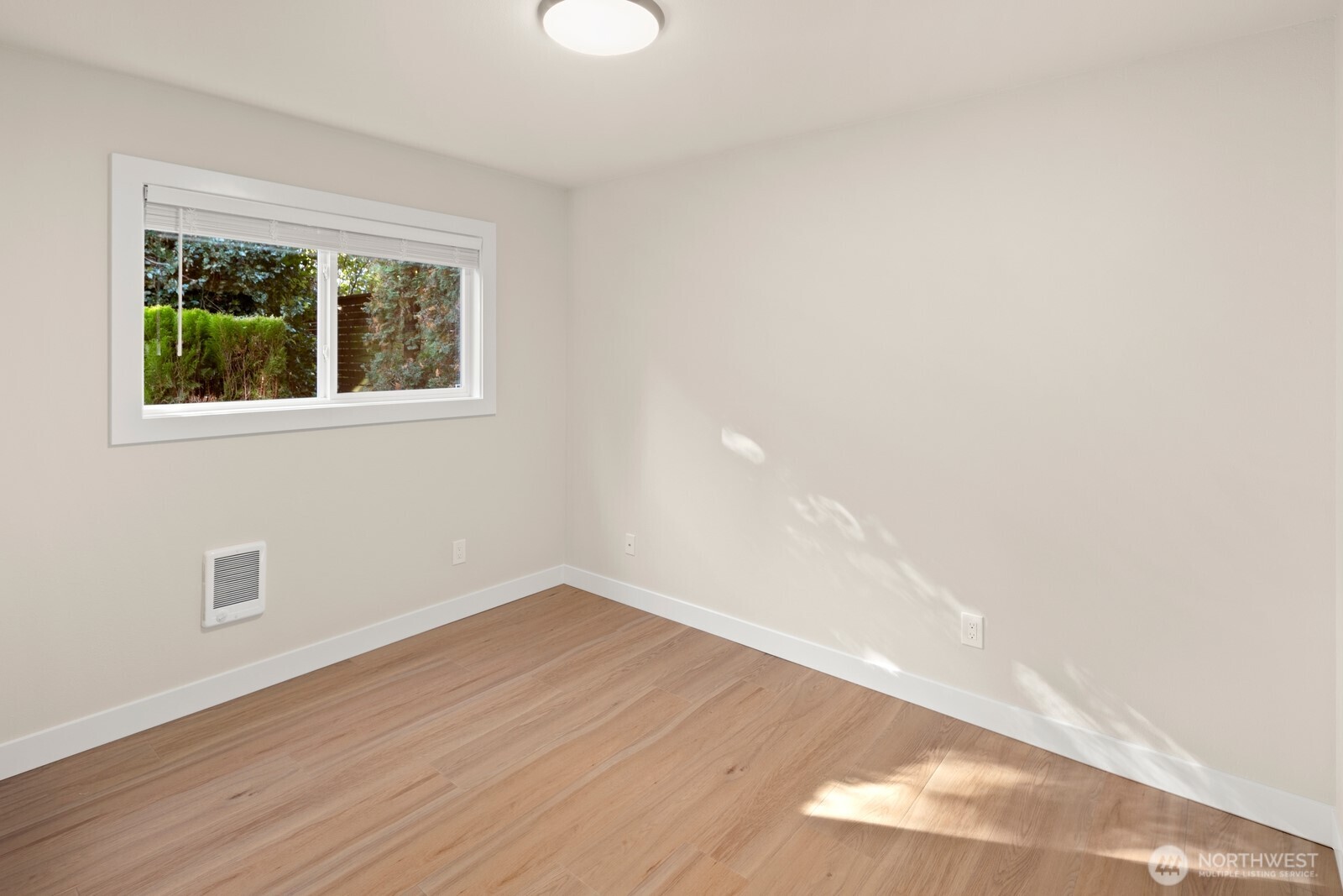 845 Kirkland Way , Kirkland, WA 98033