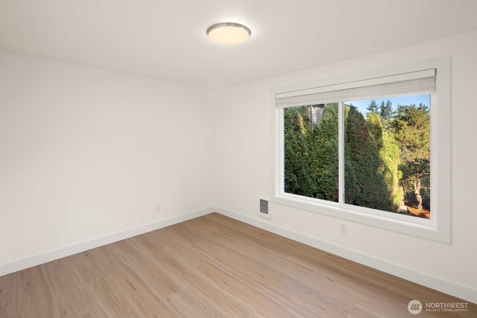 845 Kirkland Way , Kirkland, WA 98033