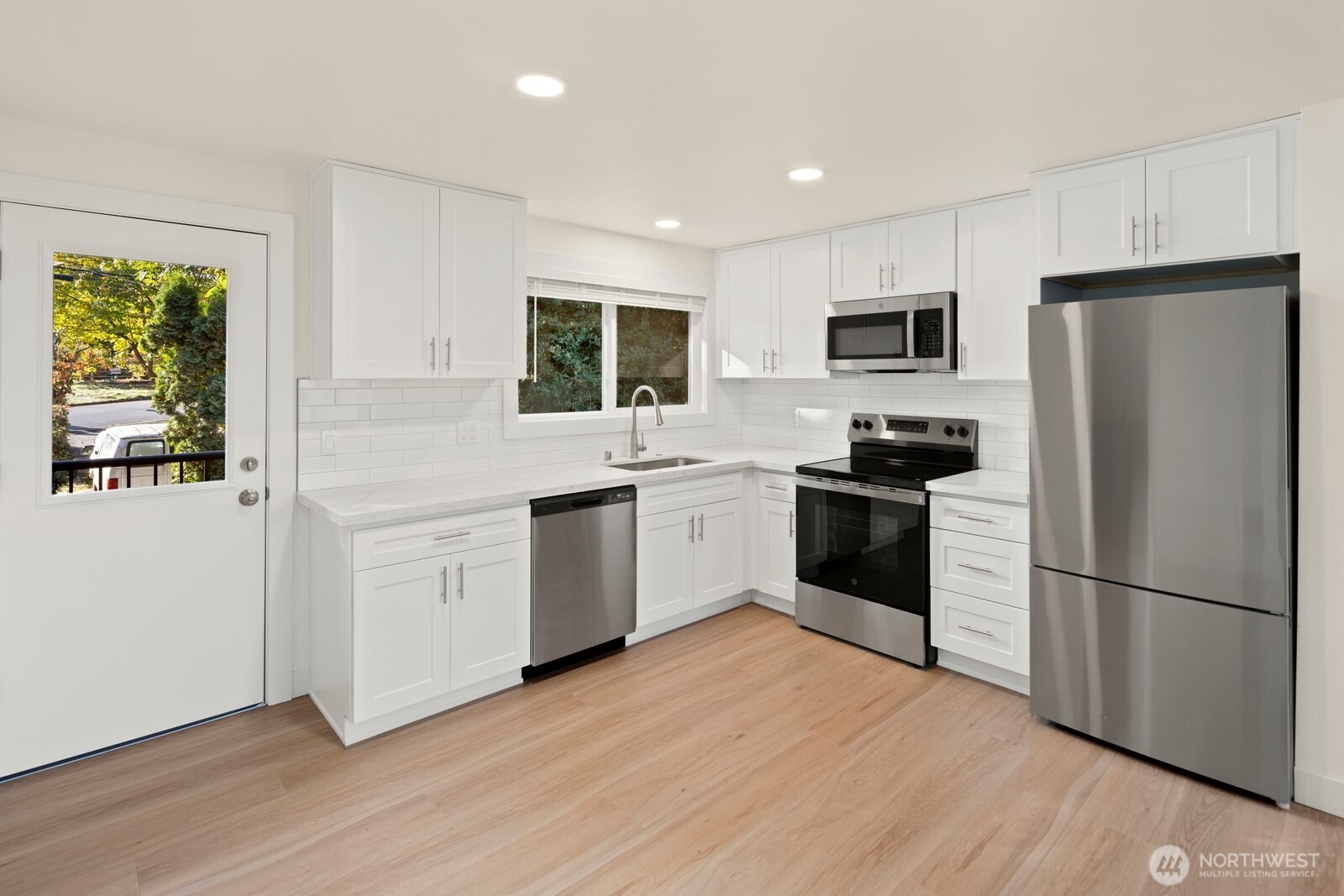 845 Kirkland Way , Kirkland, WA 98033
