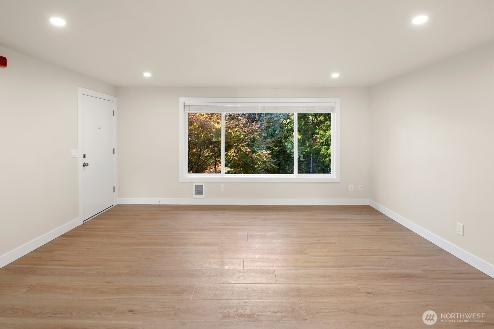 845 Kirkland Way , Kirkland, WA 98033