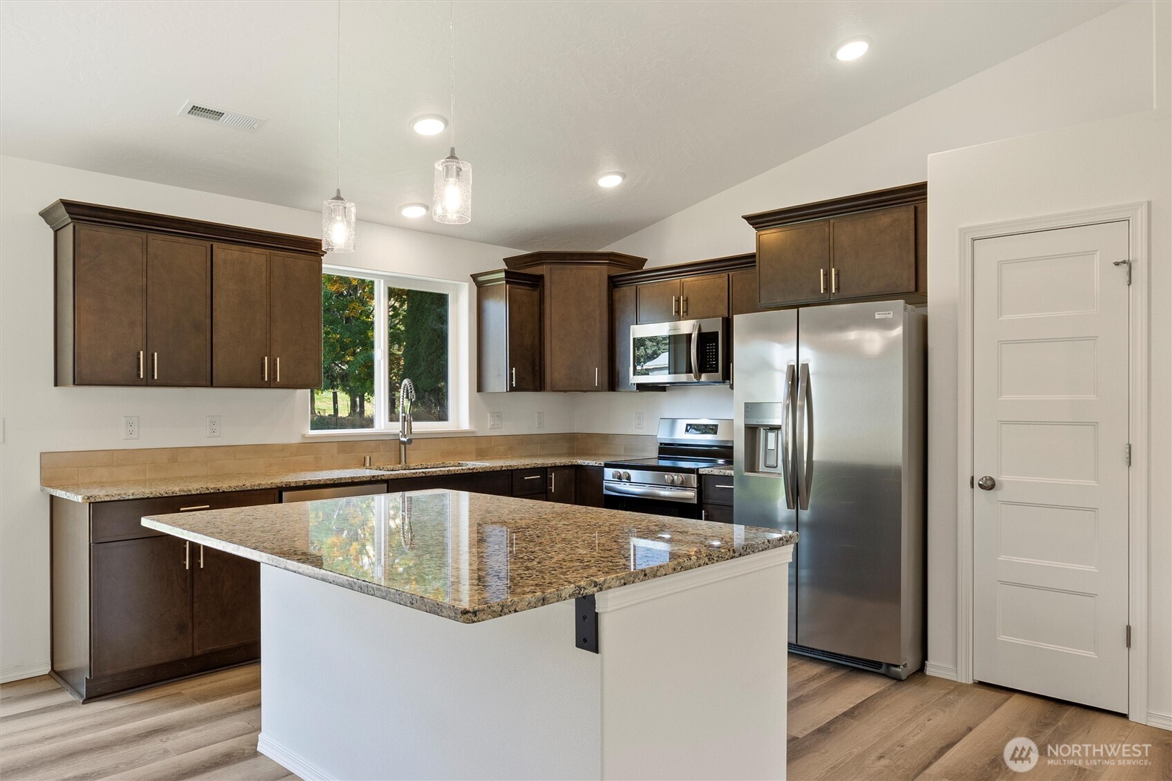 1507 S 5th Street , Dayton, WA 99328