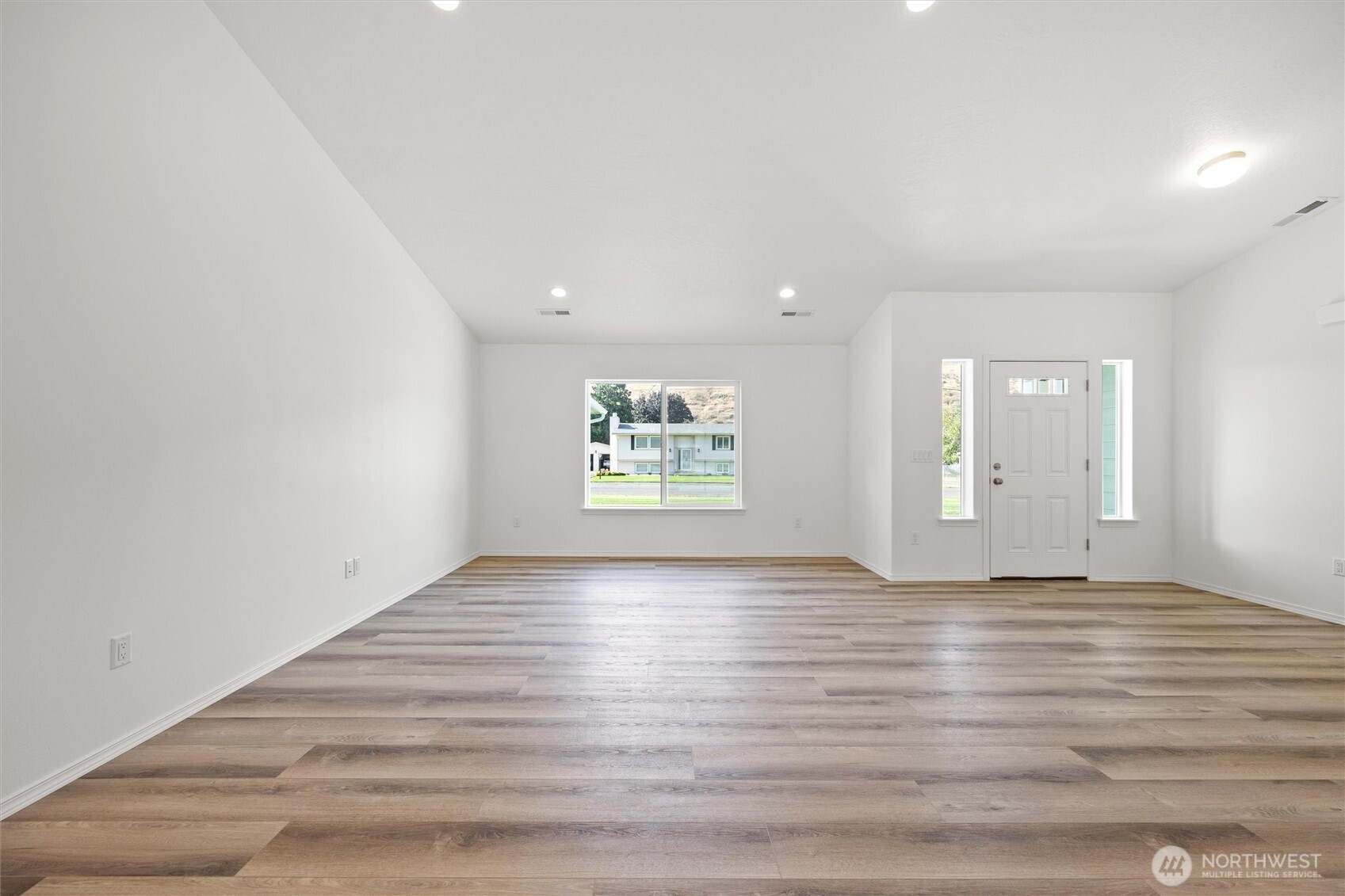 1507 S 5th Street , Dayton, WA 99328