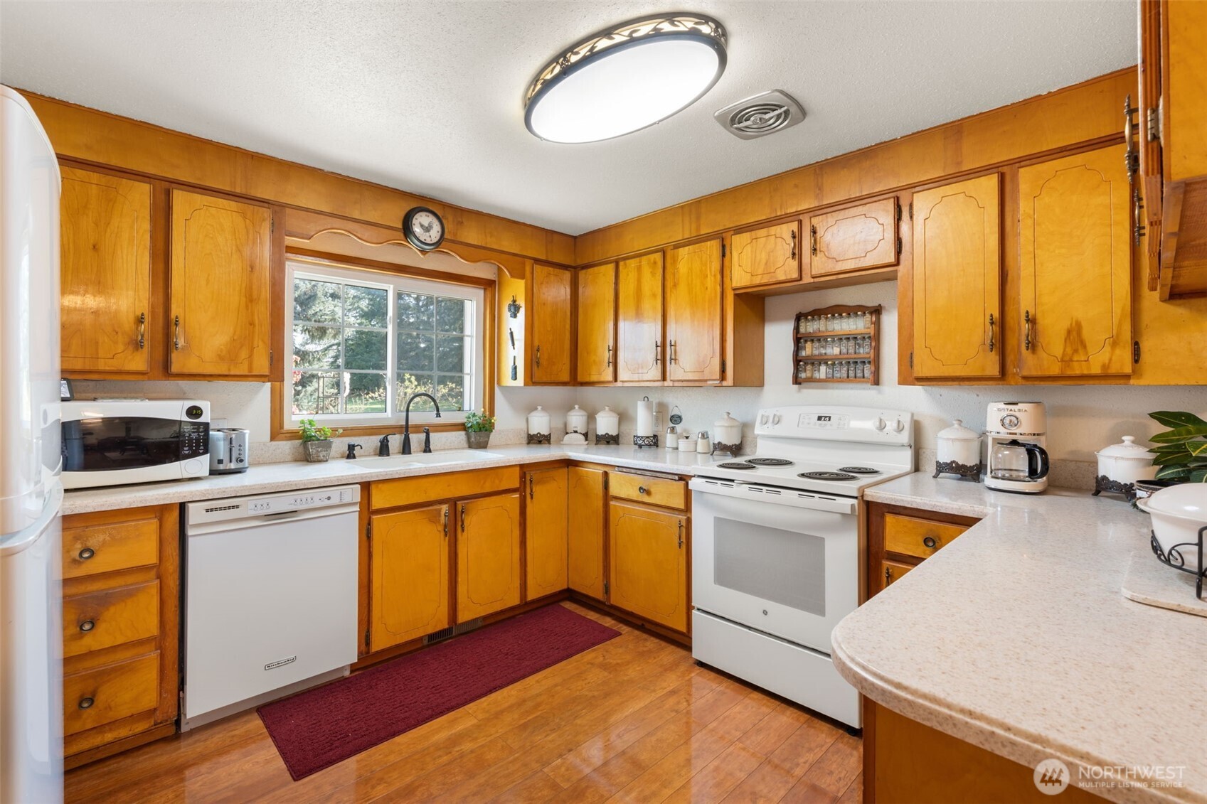 5514 H Jackson Highway , Toledo, WA 98591