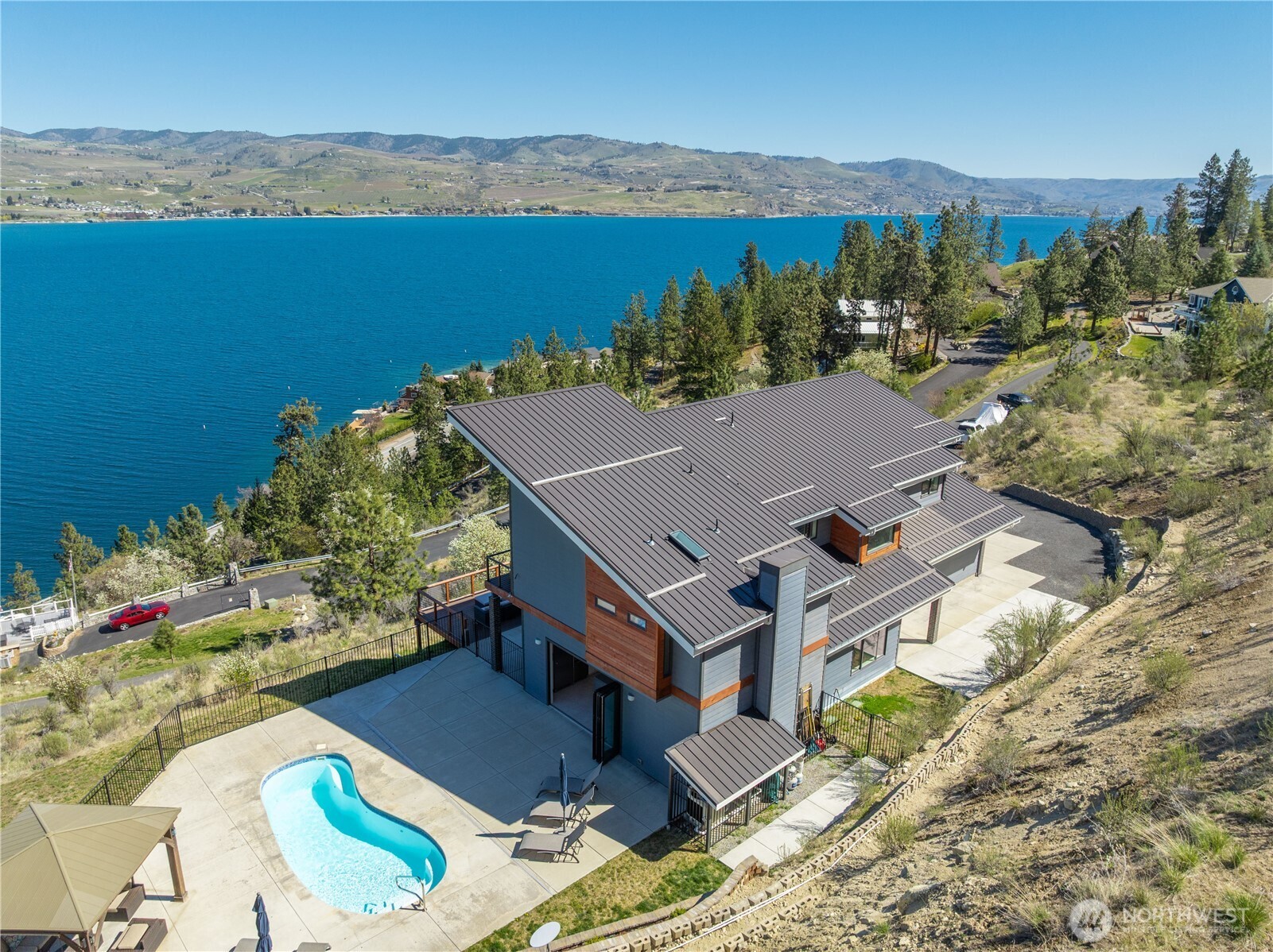 328 Quail Run Road , Chelan, WA 98816