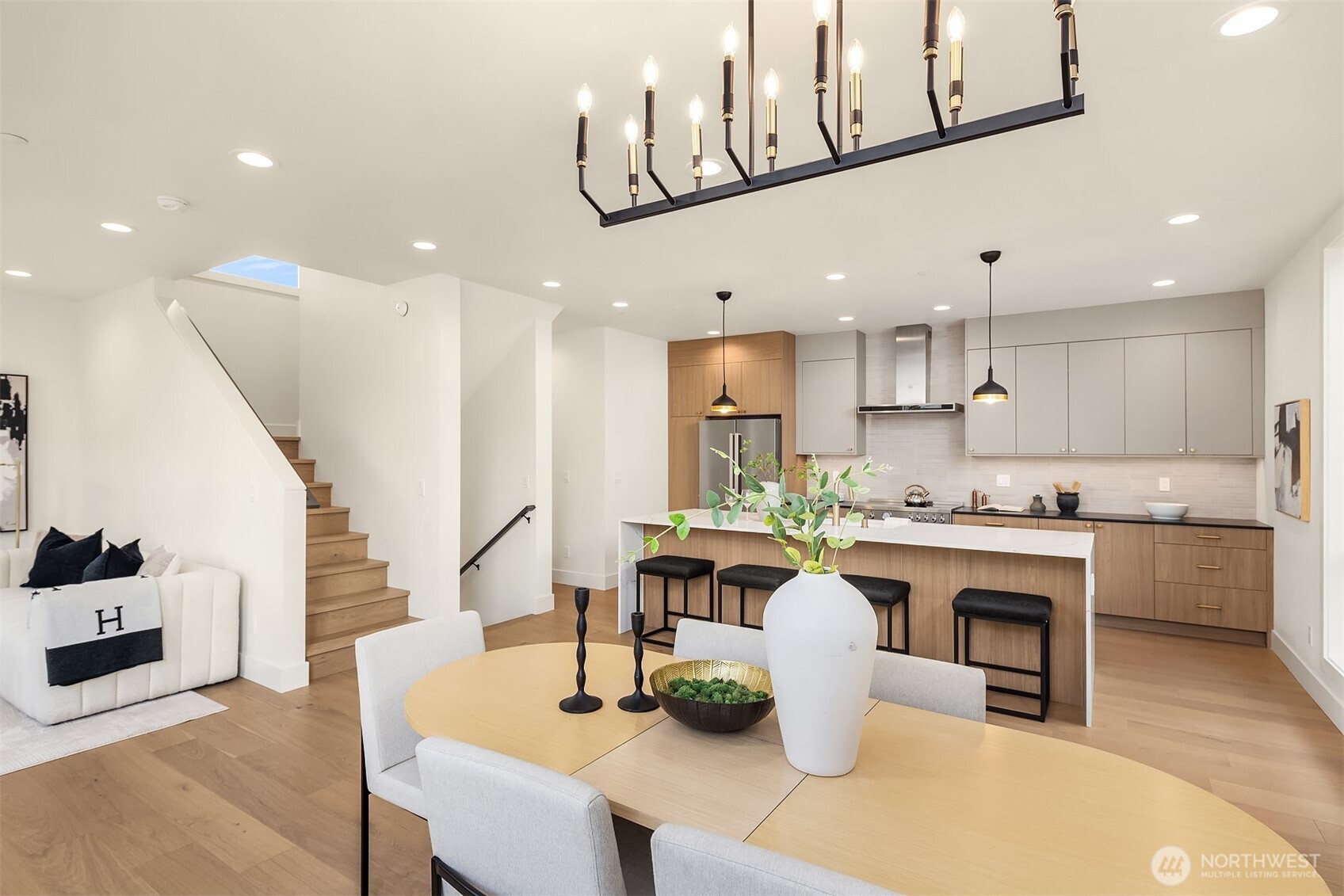 4417 2nd Avenue NE, Seattle, WA 98105