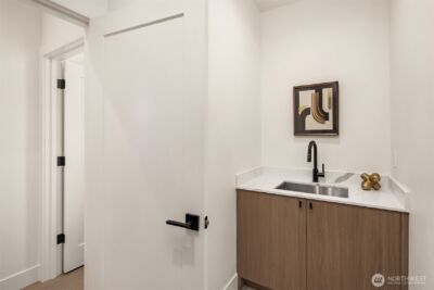 4417 2nd Avenue NE, Seattle, WA 98105 - Photo 14