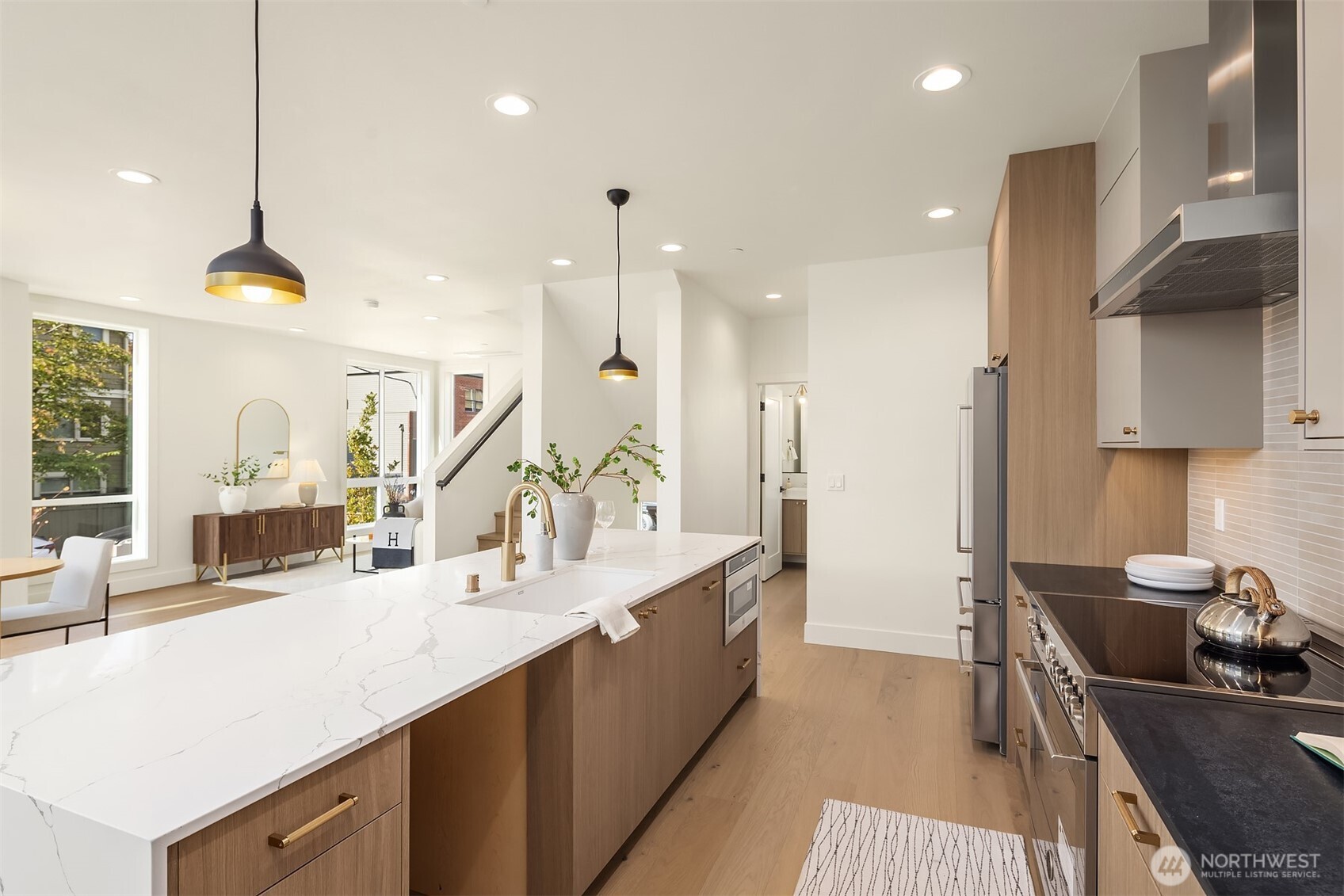 4417 2nd Avenue NE, Seattle, WA 98105