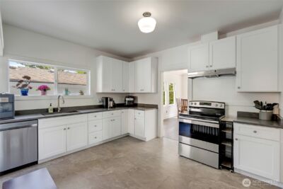 4918 S 3rd Avenue , Everett, WA 98203-2525 - Photo 16