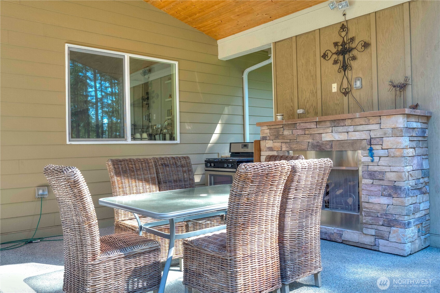 7709 Swift Lane NE, Olympia, WA 98516-4558