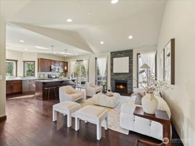 21000 61st Avenue W, Lynnwood, WA 98036-7507 - Photo 4