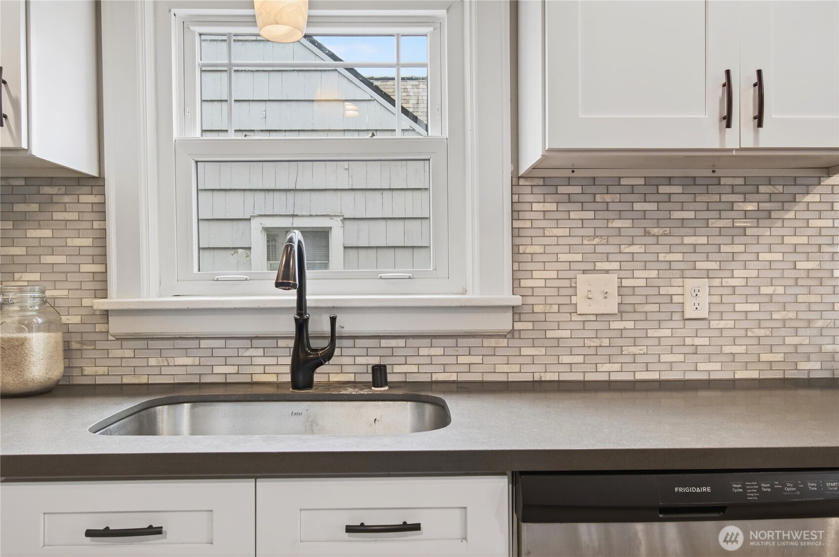 2829 Field Street , Longview, WA 98632