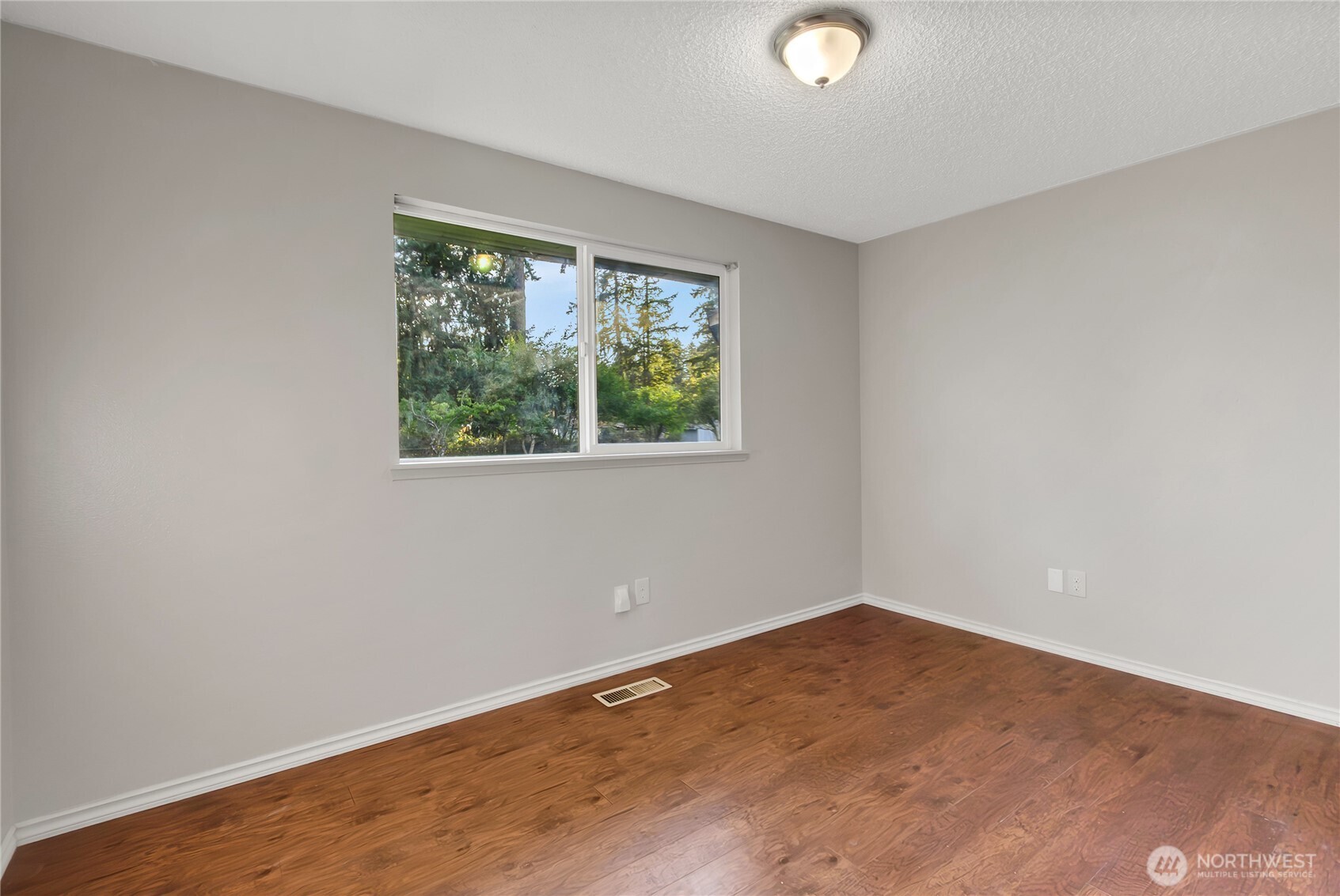 306 144th Street E, Tacoma, WA 98445-1323