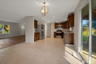 306 144th Street E, Tacoma, WA 98445-1323 - Photo 8