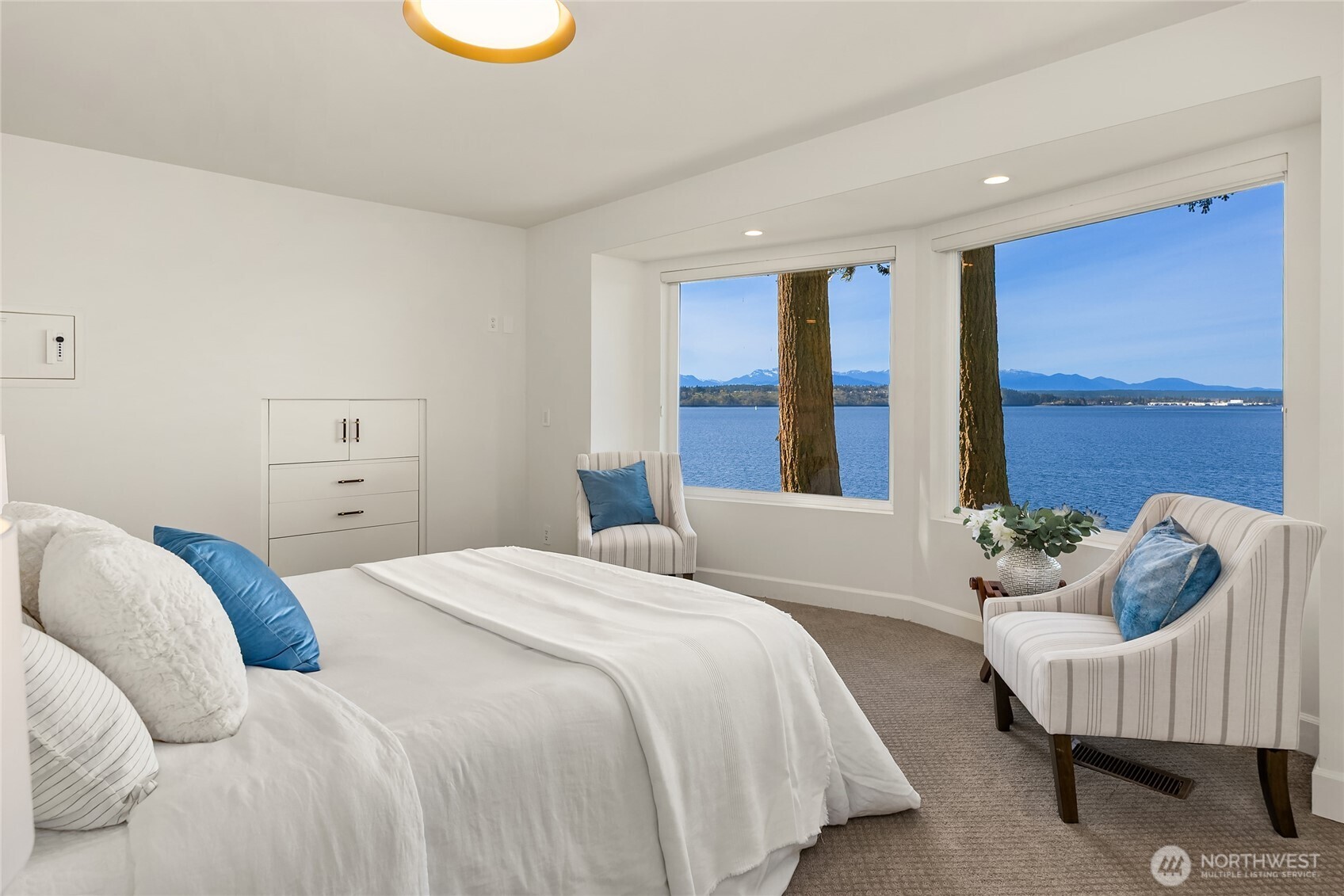 12145 Arrow Point Loop NE, Bainbridge Island, WA 98110