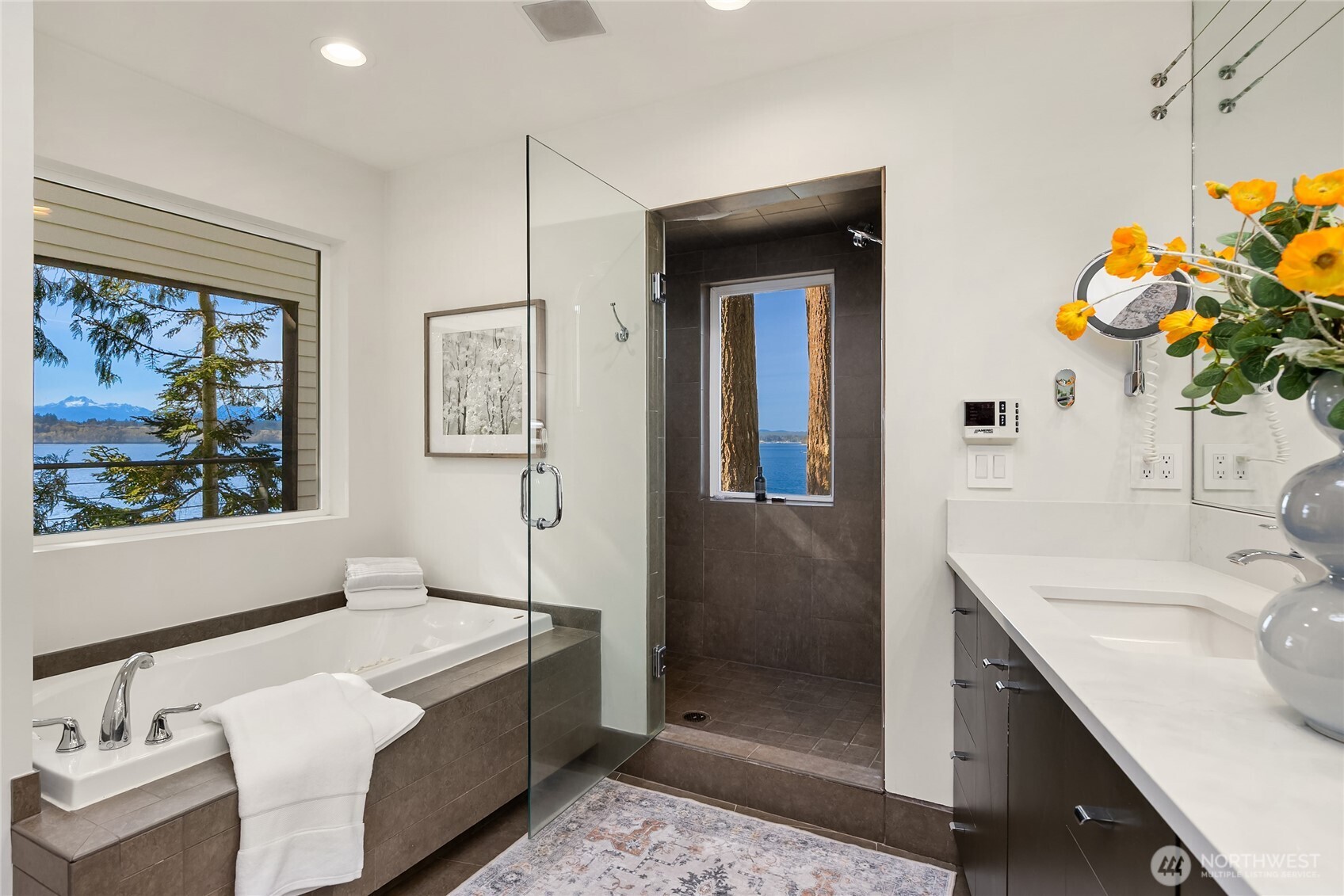 12145 Arrow Point Loop NE, Bainbridge Island, WA 98110