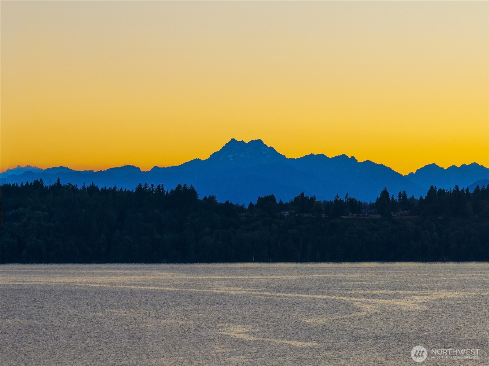 12145 Arrow Point Loop NE, Bainbridge Island, WA 98110