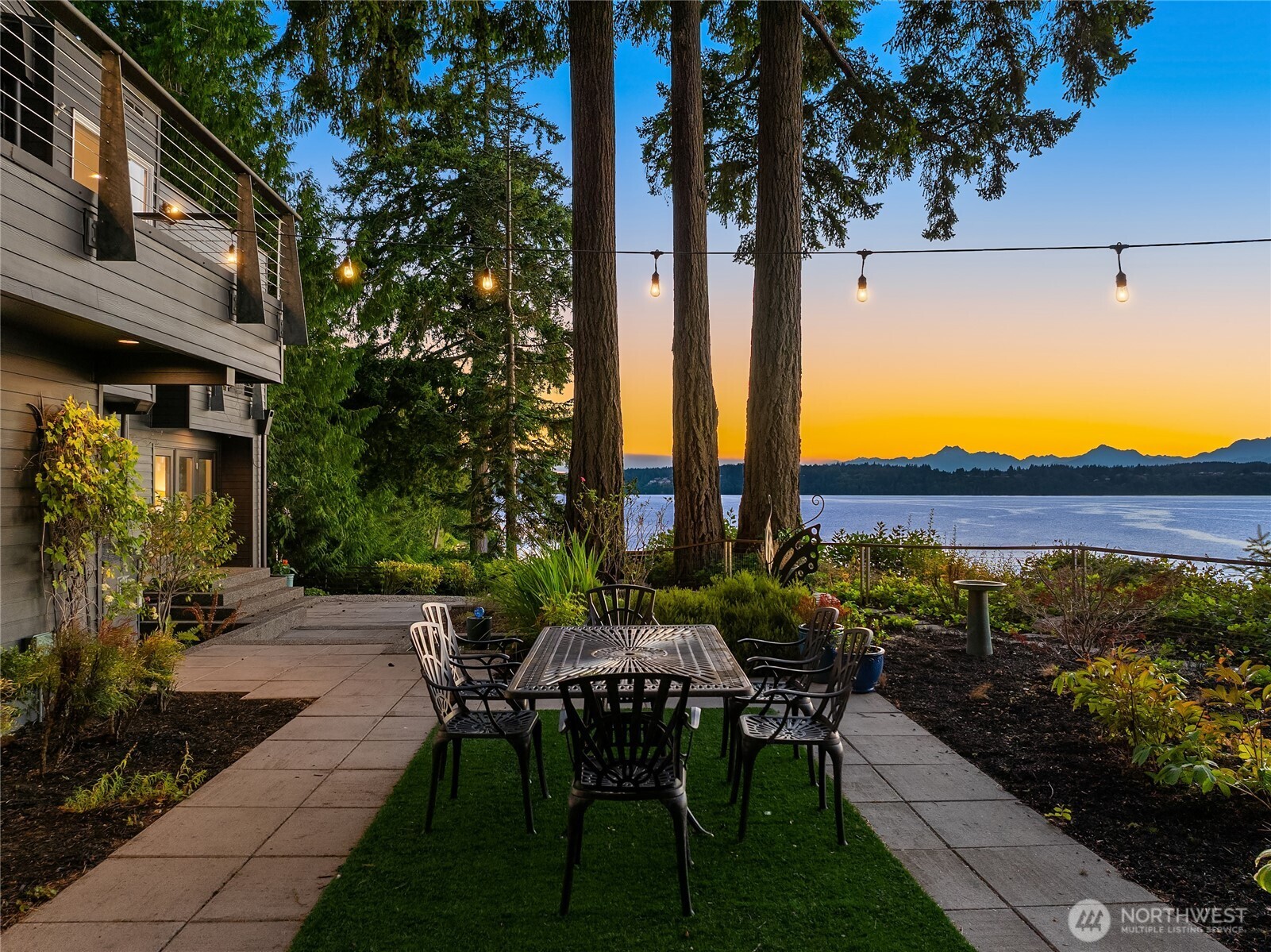 12145 Arrow Point Loop NE, Bainbridge Island, WA 98110