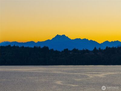 12145 Arrow Point Loop NE, Bainbridge Island, WA 98110 - Photo 4