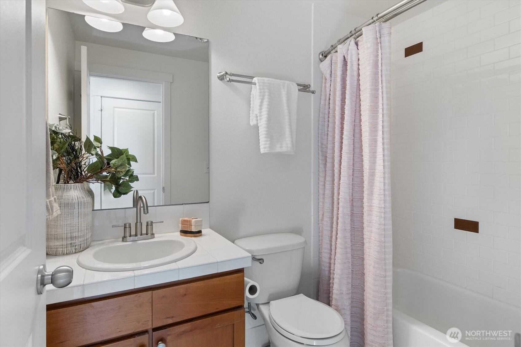 836 NW 52nd Street #B, Seattle, WA 98107