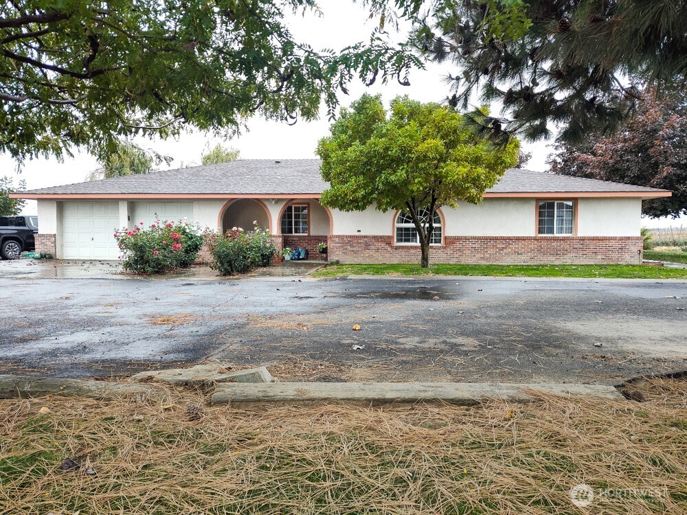 12749 SW Dodson Road , Royal City, WA 99357